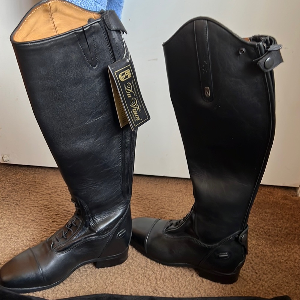 Tredstep boots from their renaissance collection “Da Vinci “